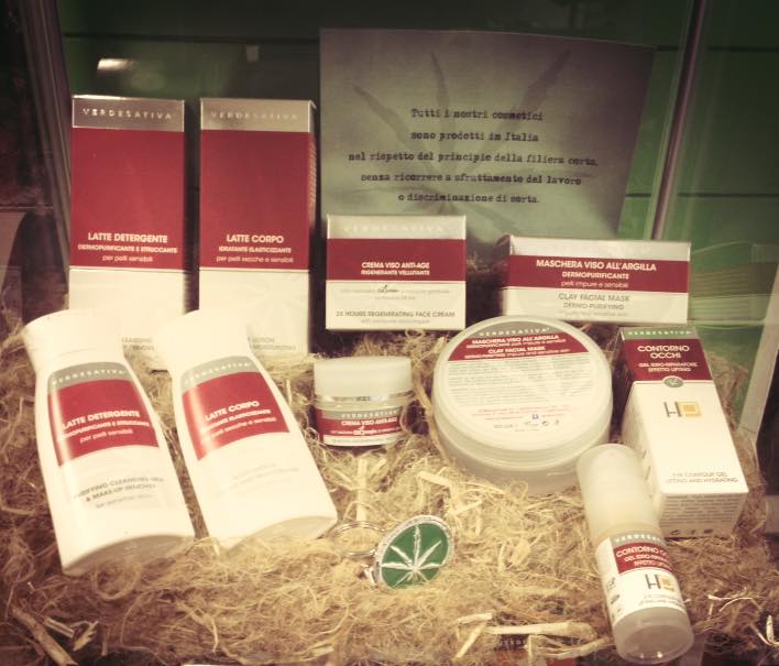 Ci sono anche prodotti di cosmesi naturali a base di olio di canapa sativa bio