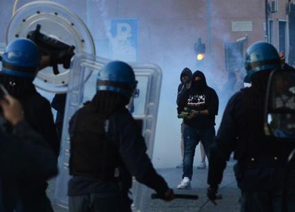 Daspo per l'ultras della Lazio: colpì un poliziotto con una stampella al derby