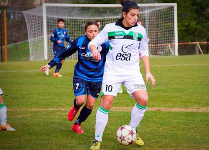 Tacco 12 e tacchetti, questo è il calcio femminile