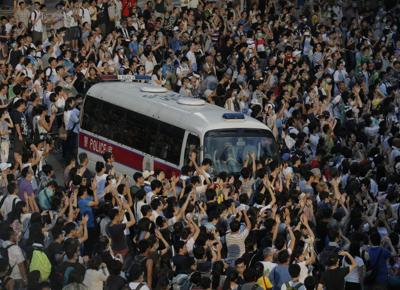 Hong Kong, quinto giorno proteste. "Li lasceremo manifestare"
