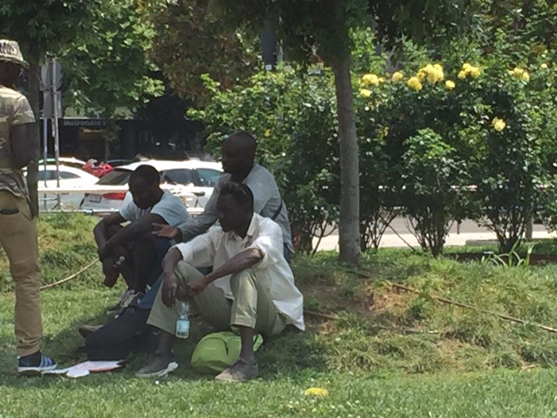 Uomini, donne, bambini, malati e anziani, provenienti in gran parte dalla Libia, ammassati come bestie dentro la Stazione, sui gradini o sotto il sole cocente di questi giorni.