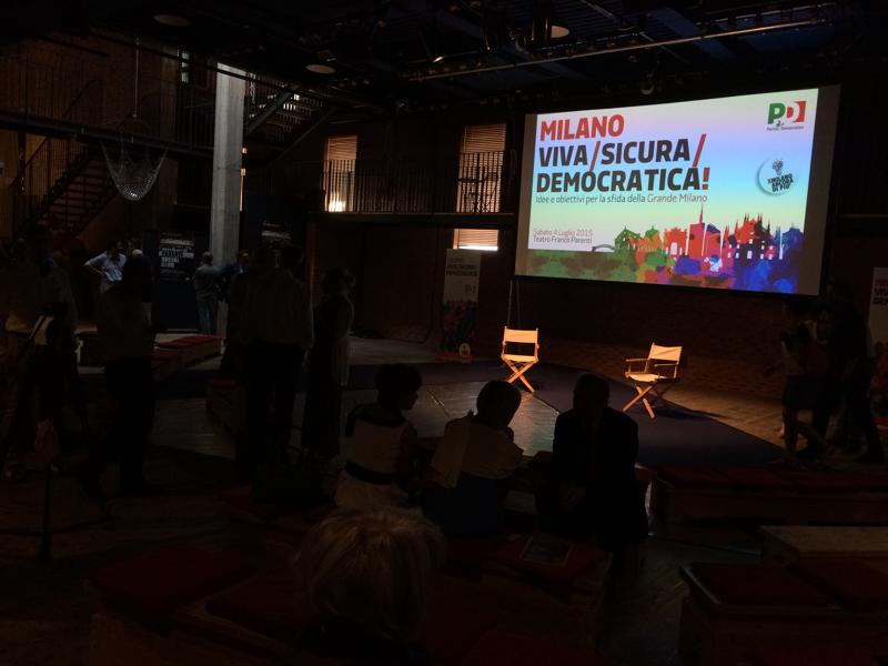 Milano Viva Sicura Democratica. Al bar del Franco Parenti si incrocia Paolo Limonta: “Io sono qui perché come delegato con i rapporti con la città io vado a tutti gli eventi”.