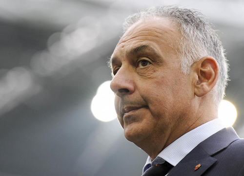 Roma, James Pallotta nella Capitale per lo stadio. I tifosi contestano e...