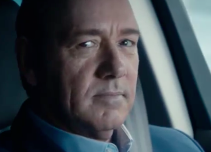 Renault, il nuovo spot è un mini-film con Kevin Spacey