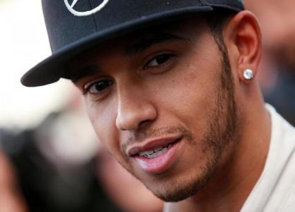 F1, Lewis Hamilton vince il Gp del Bahrain