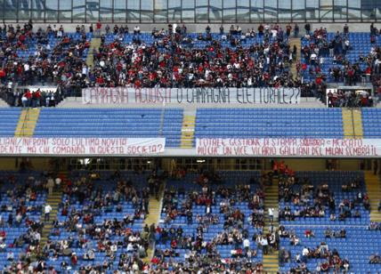 Milan, la Curva Sud: "Berlusconi fai campagna acquisti o elettorale?"