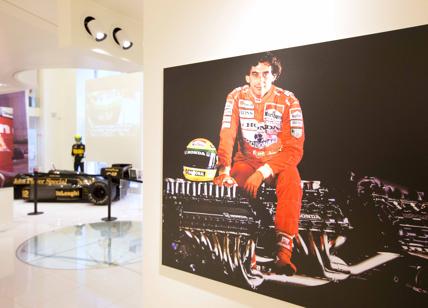 Ayrton Senna finisce in mostra nella "casa" di Del Piero. Le foto