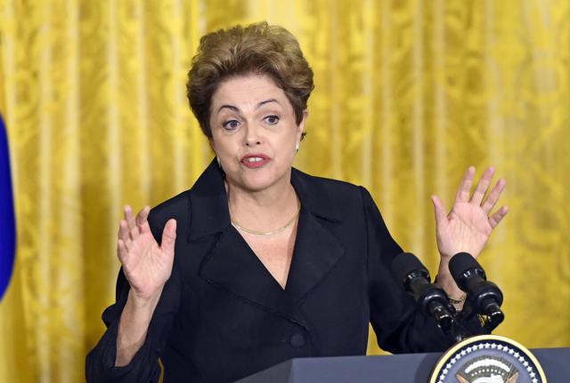 Brasile, congelato lʼimpeachment del presidente Rousseff