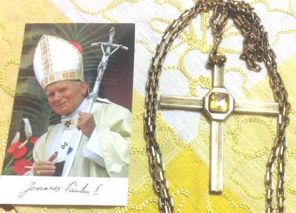Rubate le reliquie di Giovanni Paolo II. Il parroco: restituitele