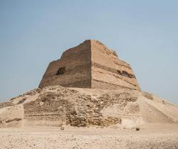 Egitto, la piramide di Meidum