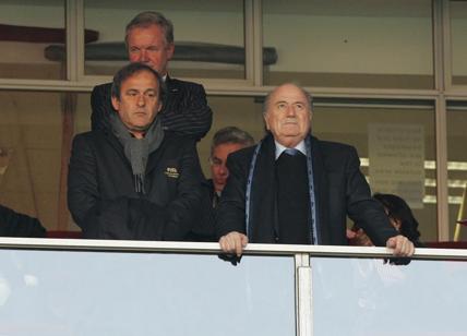 Blatter prepara la sua vendetta. Platini: "Pronti a uscire dalla Fifa"
