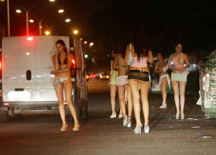 Prostitute a lavoro in tanga e reggiseno: multate perché senza mascherina
