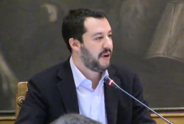 Salvini: da Renzi marea di cazzate. E' finito, nel 2015 arriviamo noi