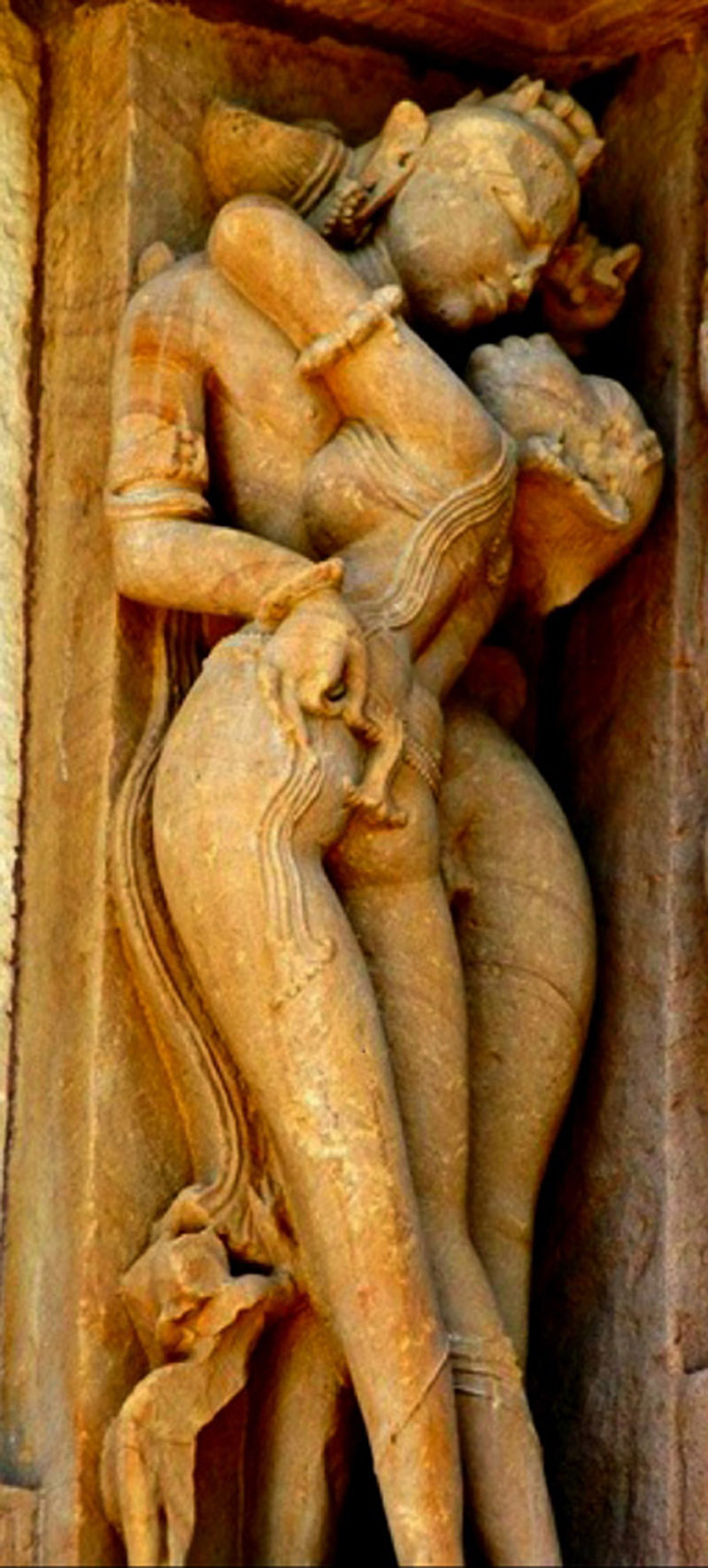 Scultura tantrica, XI secolo. Tempio Chitragupta, Khajurâto Scultura tantrica, XI secolo. Tempio Chitragupta, Khajurâto
