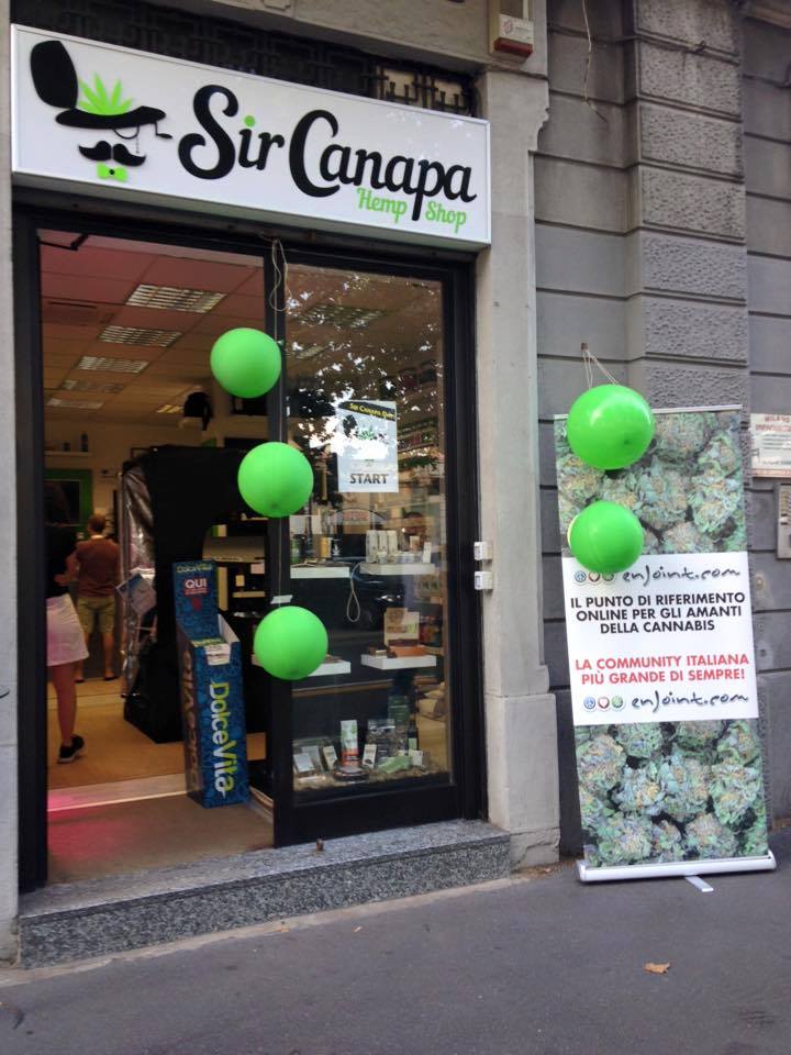 Ha aperto ufficialmente i battenti in viale Umbria "Sir Canapa", primo hemp shop milanese interamente dedicato alla cannabis ed ai suoi prodotti derivati.