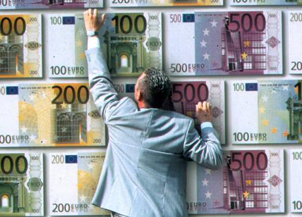 Niente soldi dalle banche? C'è il crowfunding . Video