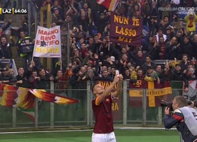 totti selfie 0