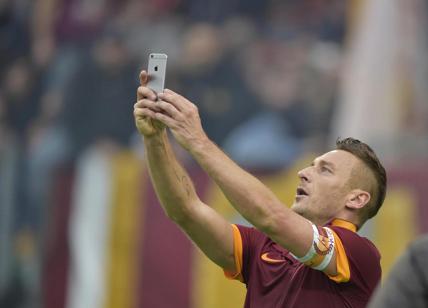 Totti, il "selfie di una carriera" diventa un gol per la Apple