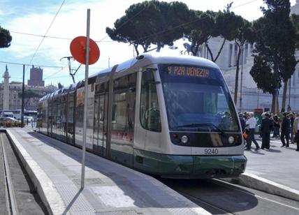 Roma, “Shock della mobilità”, così Virginia Raggi inventa il tram lumaca