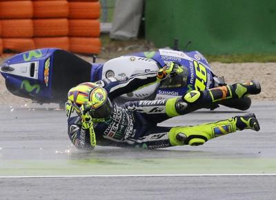 Valentino Rossi, la tac: "Commozione cerebrale, ma nessun ematoma"