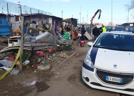 Blitz nel campo rom: scoperti auto rubata e arnesi da scasso in via Salviati