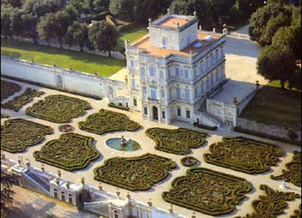 Il principe Andrea Doria inforca la scopa per ripulire la villa di famiglia