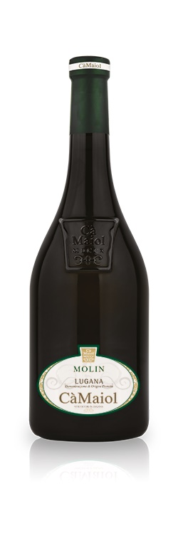 Lugana Molin 2014 – Cà Maiol 100% Trebbiano di Lugana, ecco una versione davvero felice che regala al naso un tripudio di fiori freschi, lime e menta, per poi proseguire in bocca con toni altrettanto vivaci e impreziositi da gustosa sapidità.
