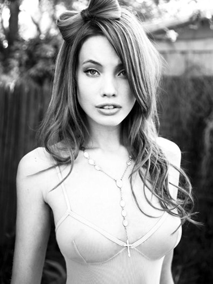 Stephanie Corneliussen (MR. ROBOT+LEGENDS OF TOMORROW)   MEDIASET PREMIUM