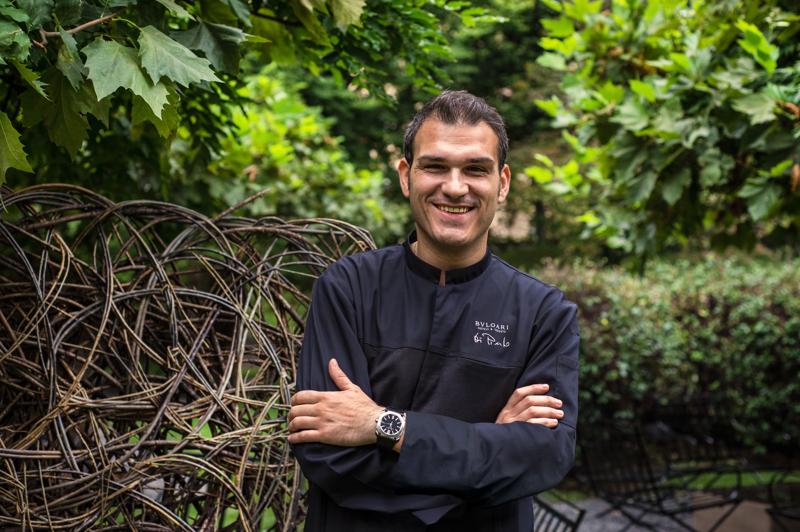 Li accoglierà e assisterà come sempre, Roberto Di Pinto, ormai da un anno alla guida del ristorante del Bulgari Hotel Milano e già protagonista di Epicurea 2. Sarà lui a inaugurare la nuova stagione presentando la rosa dei nuovi chef di Epicurea 3, composta da un’accorta selezione di stelle fisse del firmamento gastronomico internazionale e di astri nascenti tutti da scoprire.