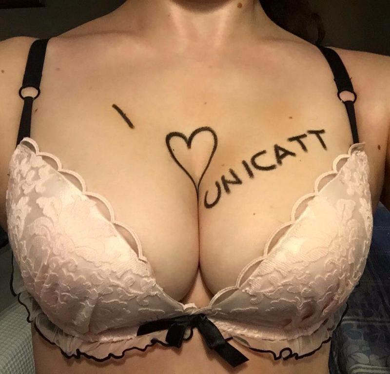 "Escile": su facebook l'assurda sfida sexy delle Università milanesi "Escile": su facebook l'assurda sfida sexy delle Università milanesi