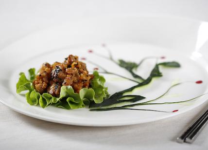 Pollo killer. Mangia pollo e finisce sulla sedia a rotelle. Attenti al pollo! Pollo killer. Mangia pollo e finisce sulla sedia a rotelle. Attenti al pollo!