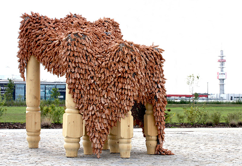 Alberto Gianfreda, 2015, Tavola di condivisione [Sharing's Desk], legno, terracotta e alluminio / wood, terracotta and aluminum, cm 200x250x200