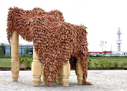 Alberto Gianfreda, la sua scultura "partecipata" a Palazzo Lombardia