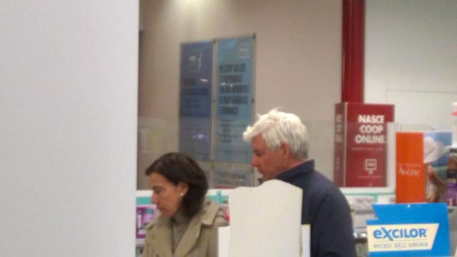 Alessandro Profumo supermercato (7)