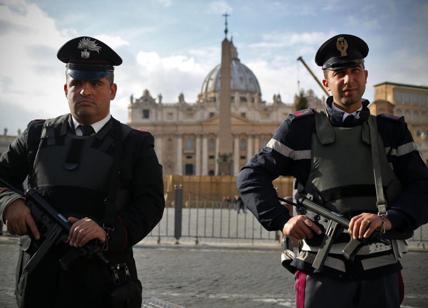 Buste bomba a Roma: attentato con finalità di terrorismo. Indaga la Procura
