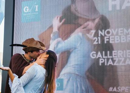 Expo, l'addio con un bacio davanti al quadro di Hayez. Foto