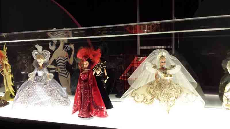 Barbie in mostra 2 Barbie in mostra 2