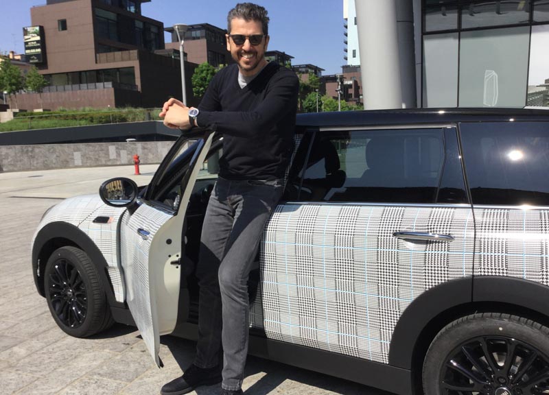 Andrea Berton con la minclubman personalizzata Lapo Elkann