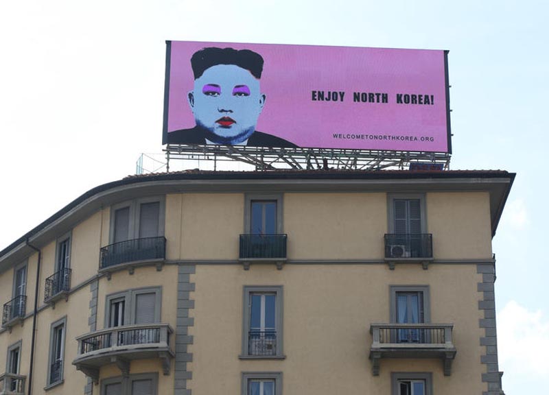 Cartellone Nord Corea a Milano   ape