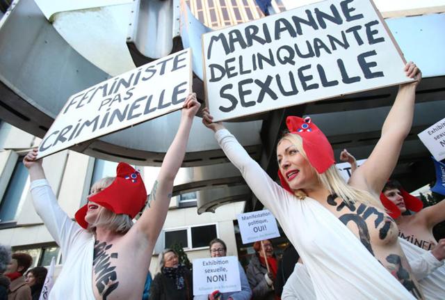 "Esibizione sessuale", tre attiviste Femen a processo