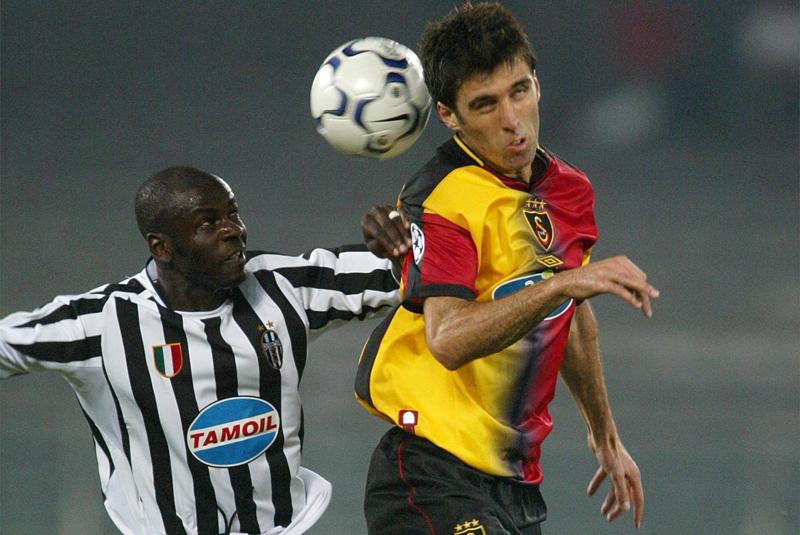 Hakan Sukur, ex attaccante di Galatasaray e Inter, è stato eletto, in Turchia, a deputato parlamentare. Ora vive in 'esilio' negli Stati Uniti. Hakan Sukur, ex attaccante di Galatasaray e Inter, è stato eletto, in Turchia, a deputato parlamentare. Ora vive in 'esilio' negli Stati Uniti.