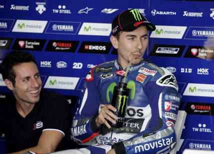 MotoGp, Sepang: Jorge Lorenzo stacca Valentino Rossi. Marquez dietro