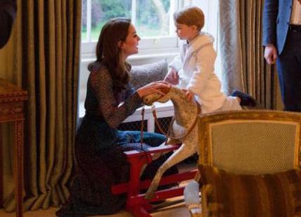 Kate Middleton "sconfitta" da George. Dove comprare la baby vestaglia