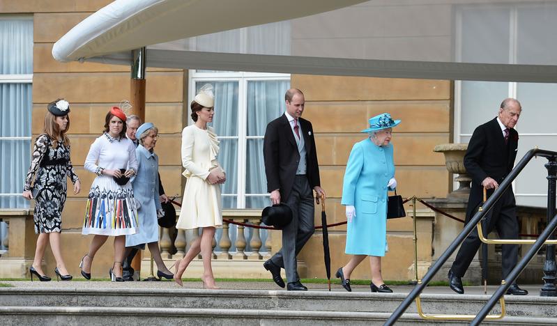 Kate Middleton con le cugine Bearice e Eugene Kate Middleton con le cugine Bearice e Eugene