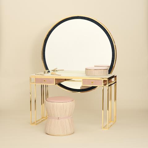 In occasione della Milano Design Week, La Perla presenta Mia, il vanity table progettato dal designer Walter Terruso In occasione della Milano Design Week, La Perla presenta Mia, il vanity table progettato dal designer Walter Terruso