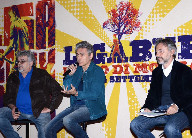 Luciano Ligabue presentazione ape