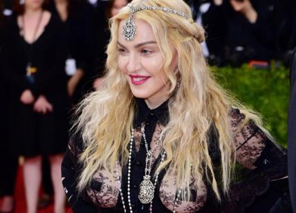 Nude look, champagne, video scandalo. Madonna: "Resto ribelle". FOTO