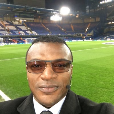 Nuovi narcisismi: il grande Desailly drogato da Twitter. Ma i fan... VIDEO