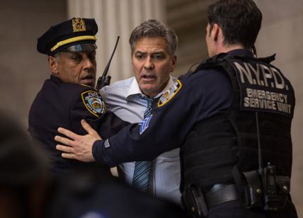George Clooney arrestato. Problemi di soldi e di quotazioni in Borsa