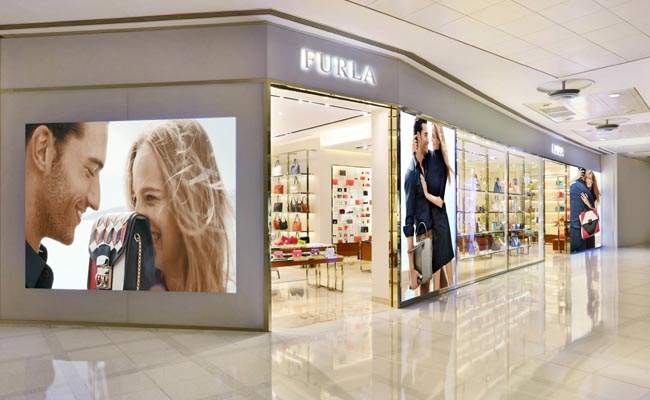 Negozio Furla Shangai (9)